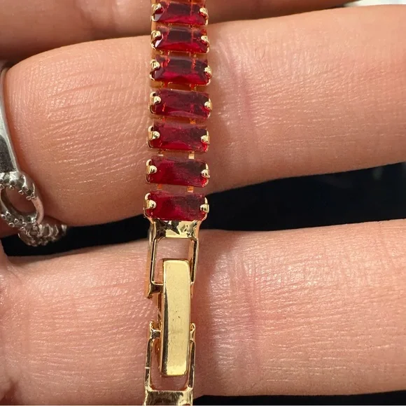 Stunning red crystal full tennis bracelet - Picture 4 of 5